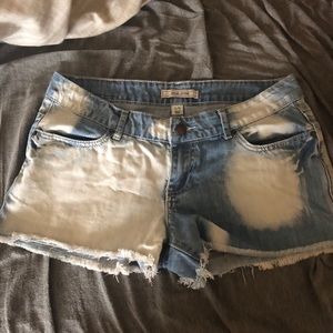 Adam Levine Matching Shirt and Shorts